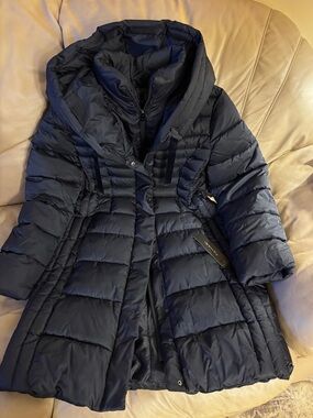 Tahari Black Quilted Hooded Puffer Coat